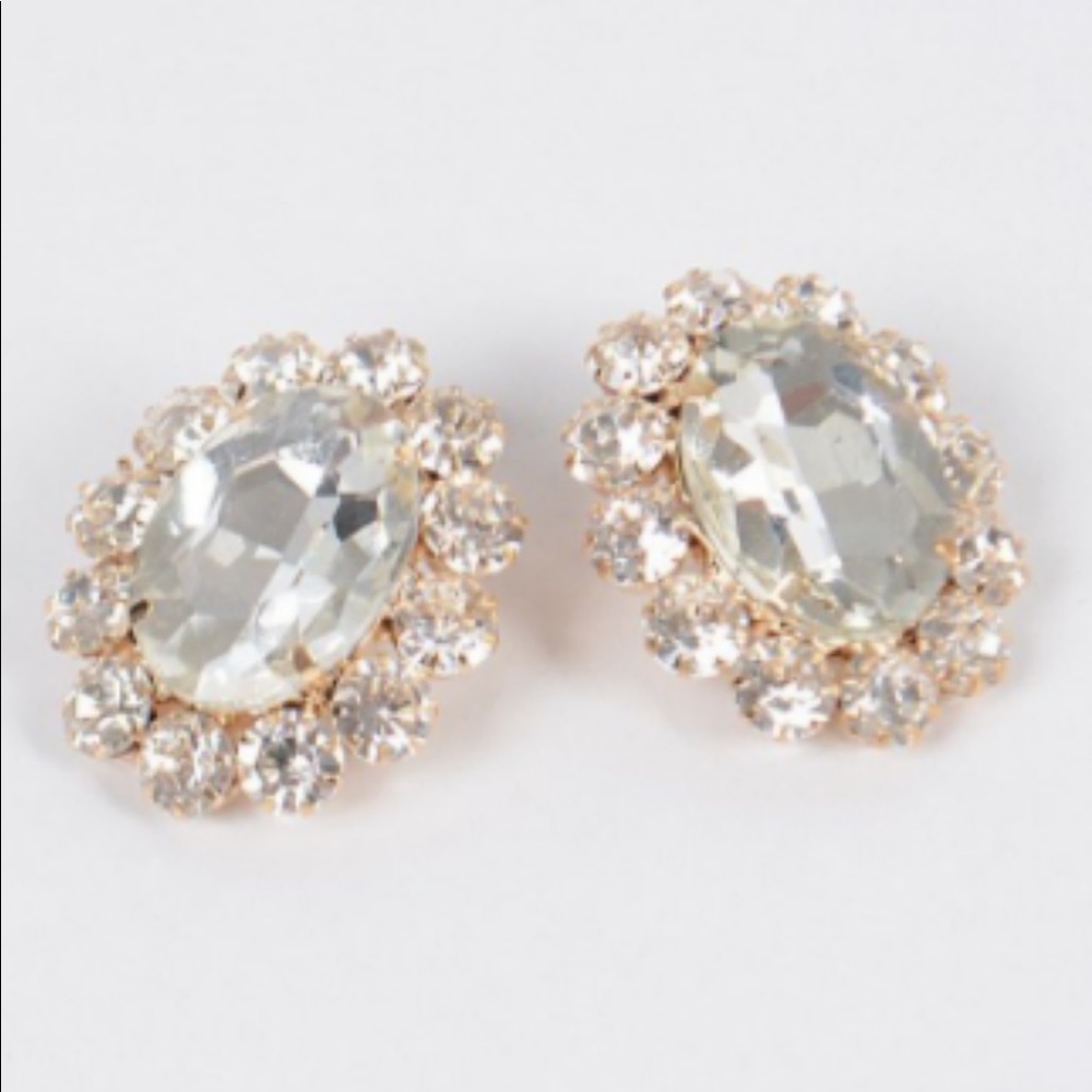 Beautiful earrings set